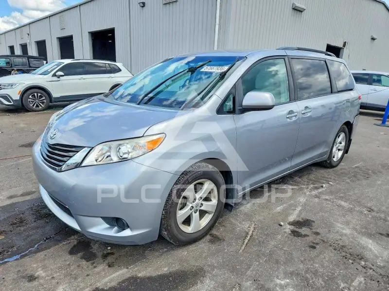 2014 Toyota SIENNA фото