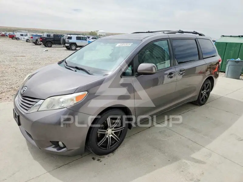 2014 Toyota SIENNA фото