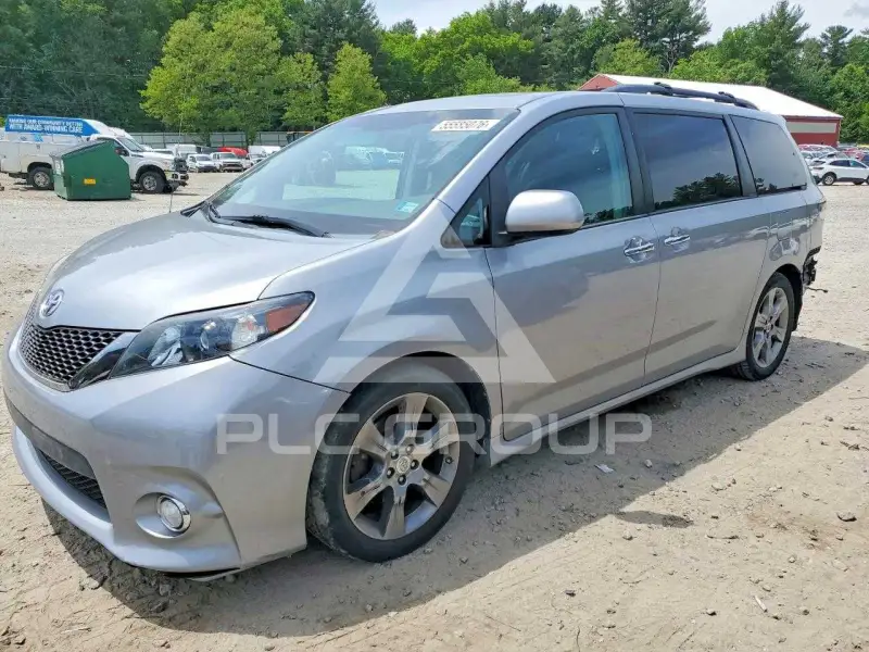 2014 Toyota SIENNA photo