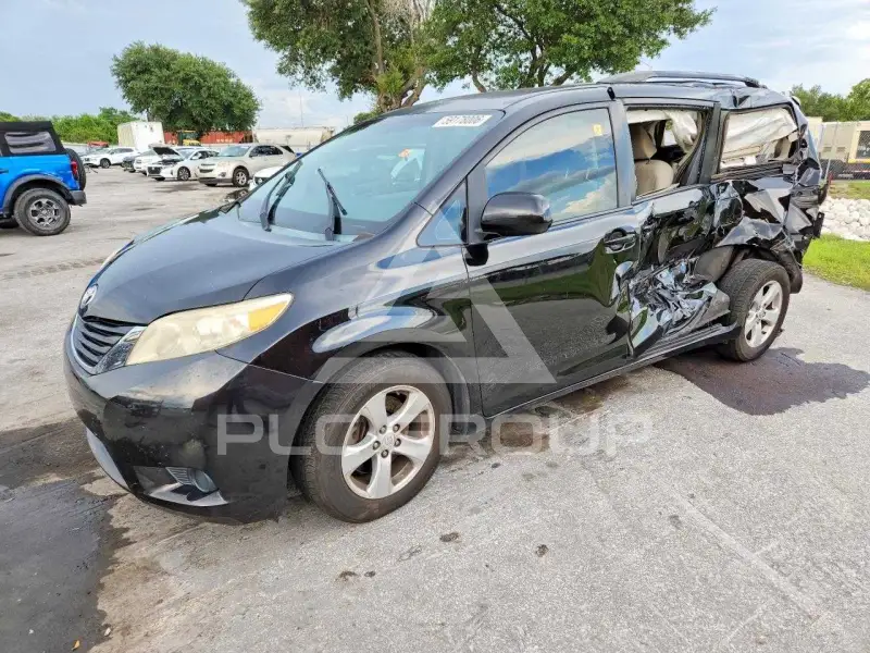 2014 Toyota SIENNA фото