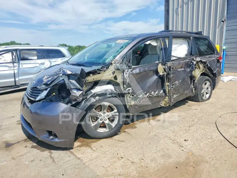 2014 Toyota SIENNA фото