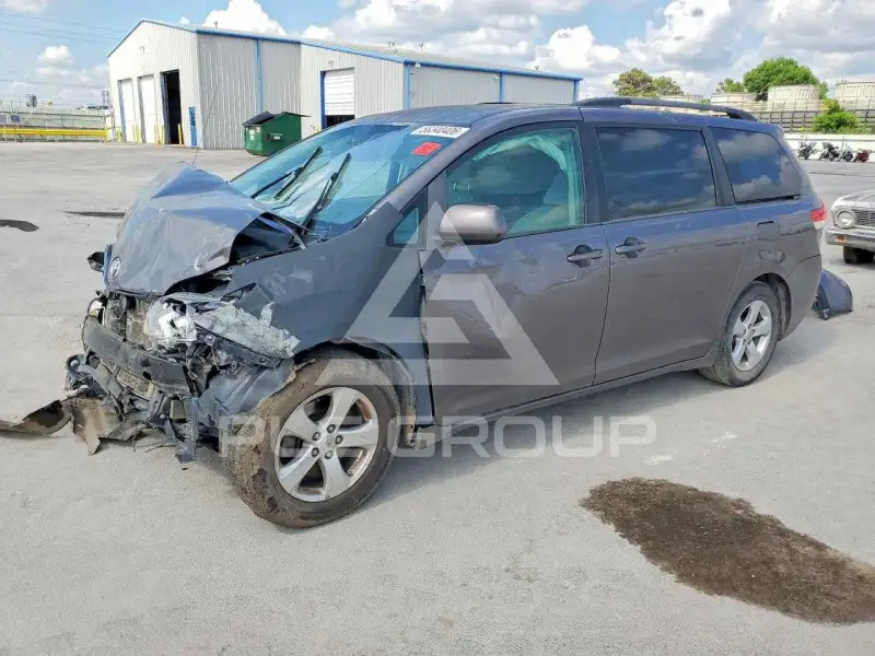 2014 Toyota SIENNA фото