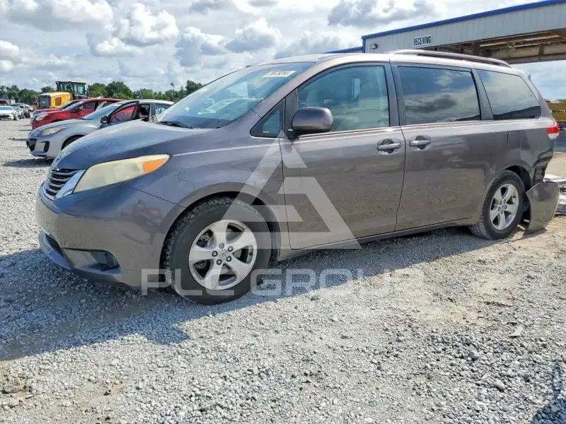 2014 Toyota SIENNA фото