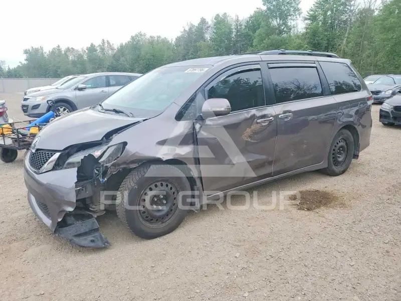 2014 Toyota SIENNA photo