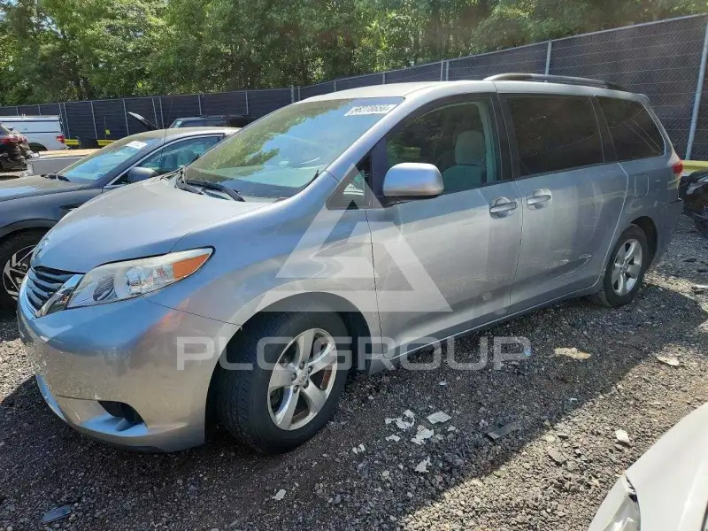 2014 Toyota SIENNA photo