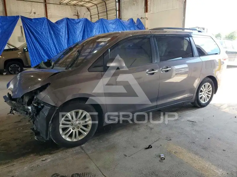 2014 Toyota SIENNA фото