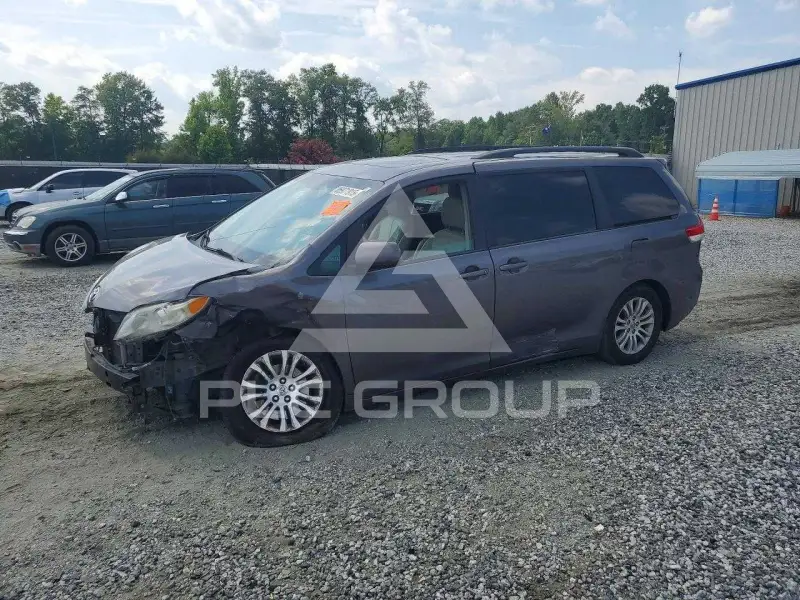 2014 Toyota SIENNA фото