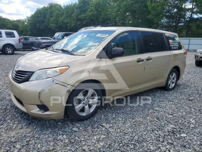 2014 Toyota SIENNA photo