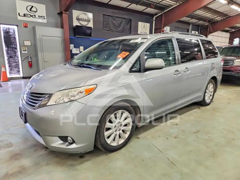 2014 Toyota SIENNA фото