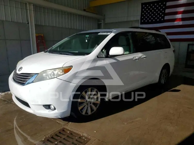 2014 Toyota SIENNA фото