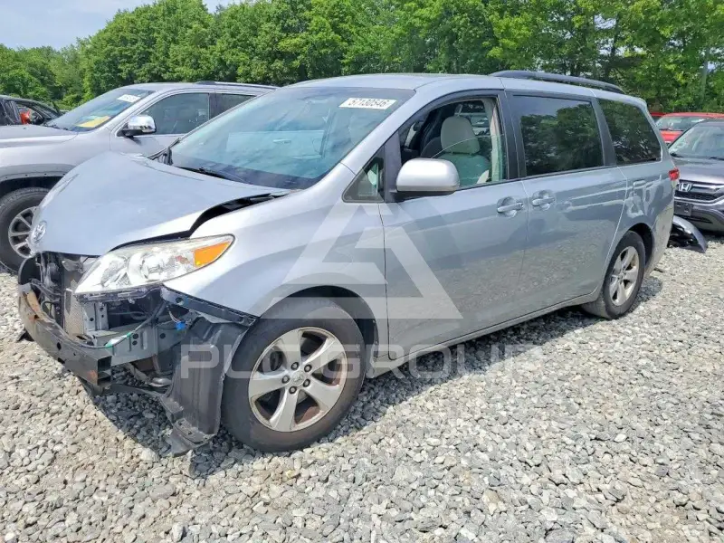 2014 Toyota SIENNA фото