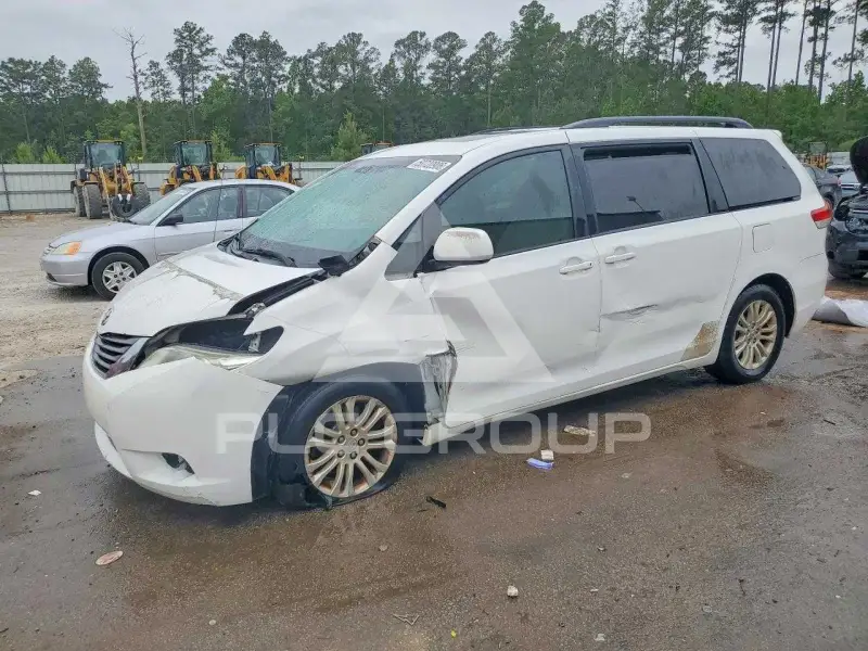 2014 Toyota SIENNA фото