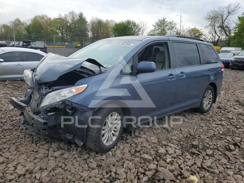 2014 Toyota SIENNA фото