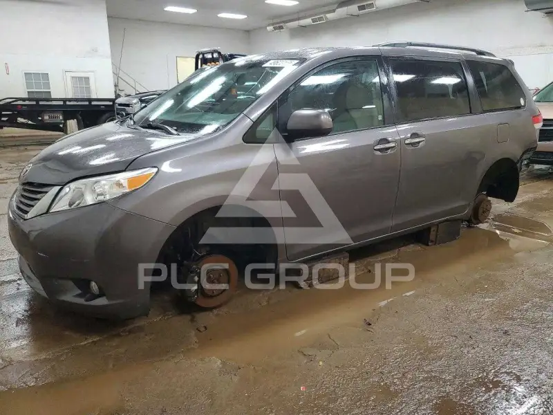 2014 Toyota SIENNA фото