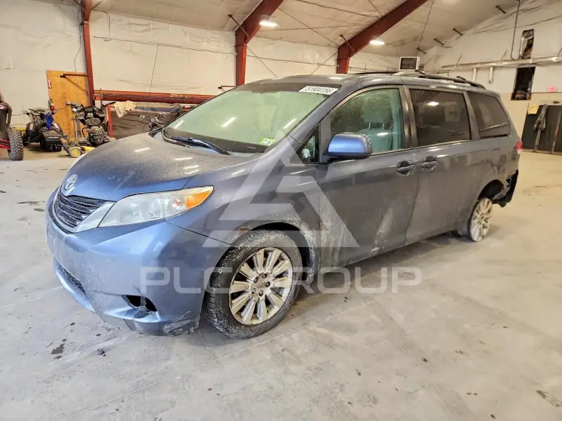 2014 Toyota SIENNA фото