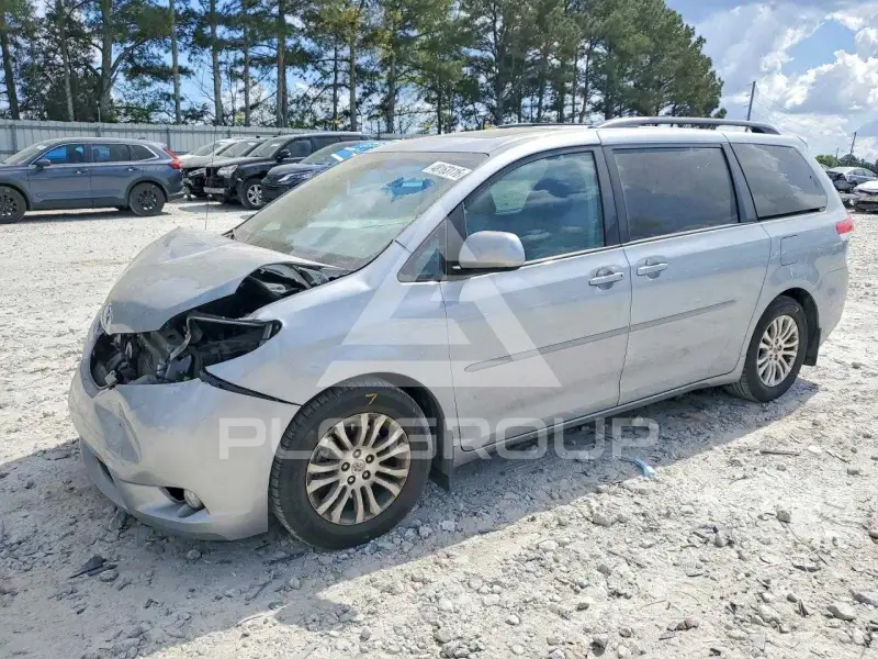 2014 Toyota SIENNA фото
