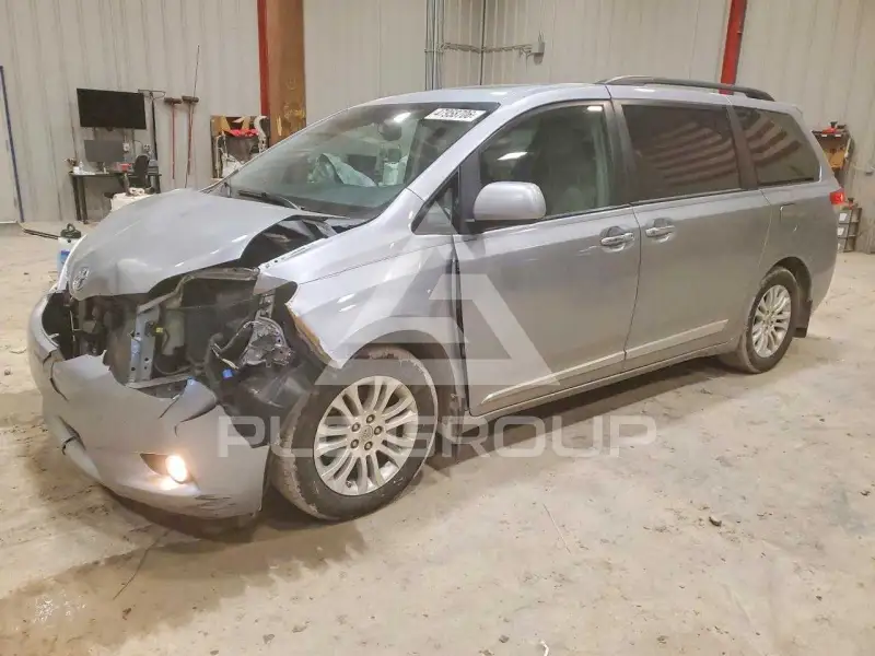 2014 Toyota SIENNA фото