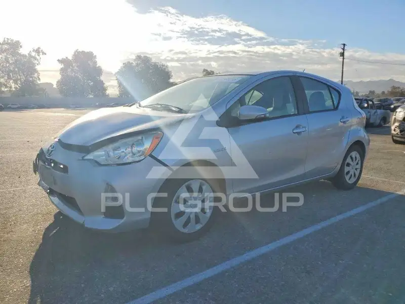 2014 Toyota PRIUS фото