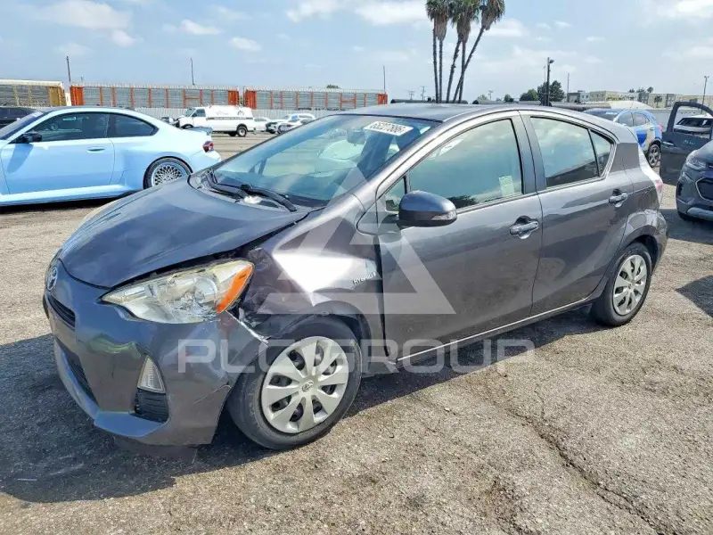 2014 Toyota PRIUS фото
