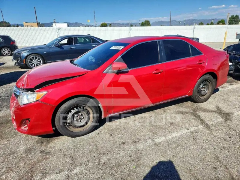 2014 Toyota CAMRY фото
