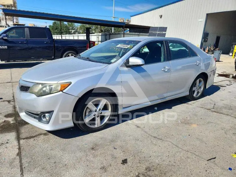2014 Toyota CAMRY фото