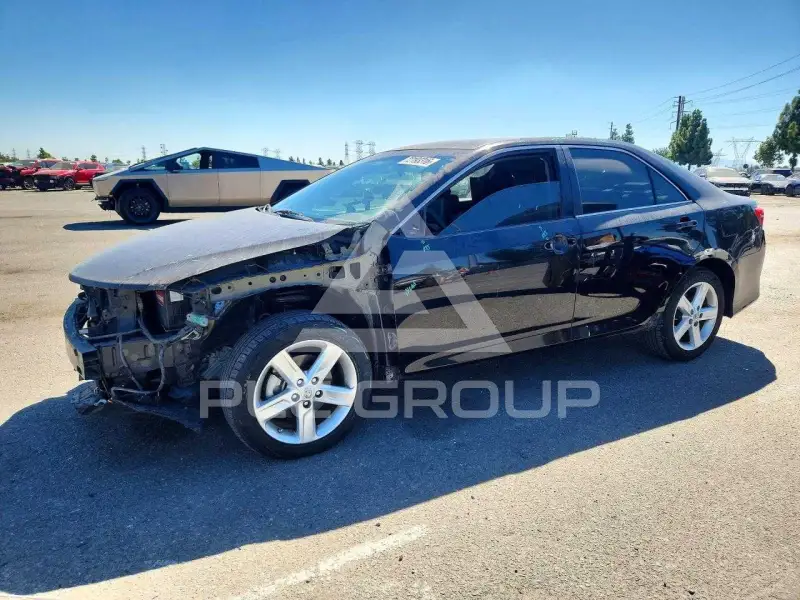 2014 Toyota CAMRY фото
