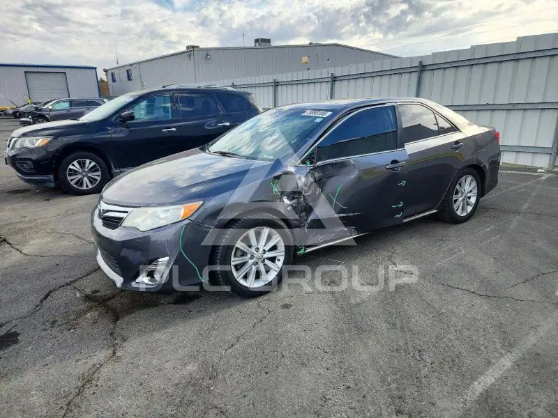 2014 Toyota CAMRY photo
