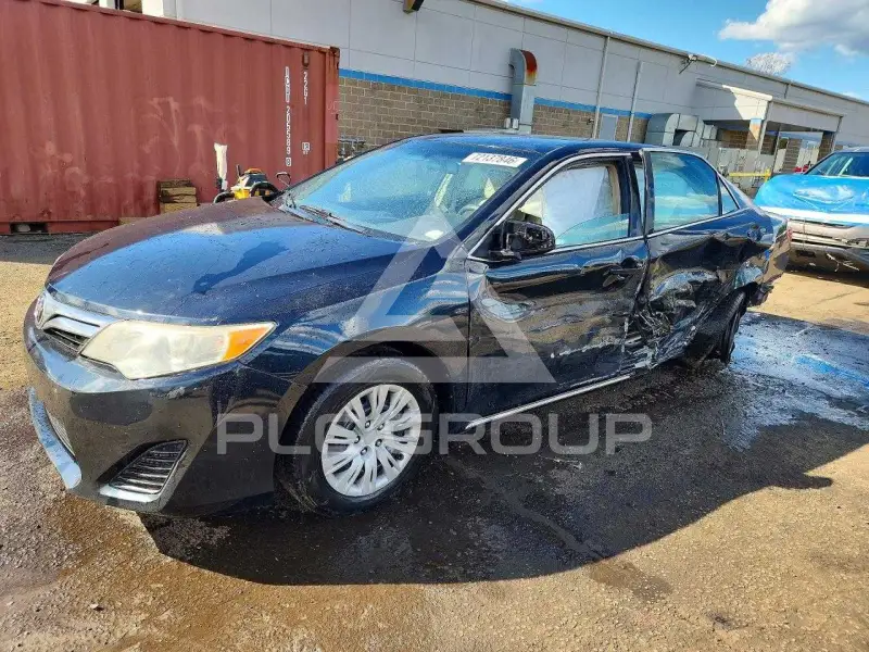 2014 Toyota CAMRY фото
