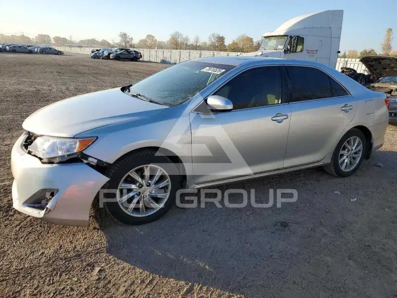 2014 Toyota CAMRY фото