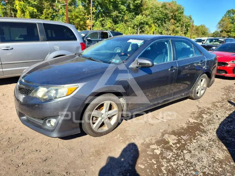 2014 Toyota CAMRY фото