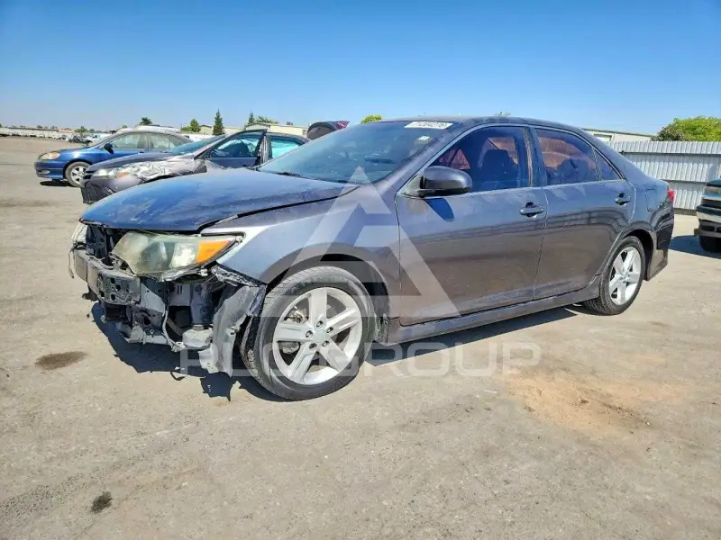 2014 Toyota CAMRY photo