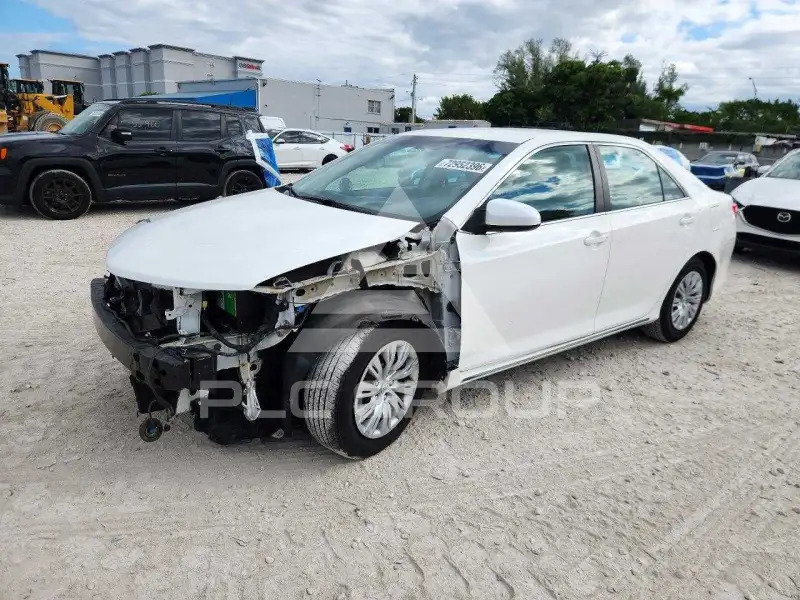 2014 Toyota CAMRY фото