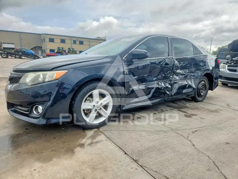 2014 Toyota CAMRY фото
