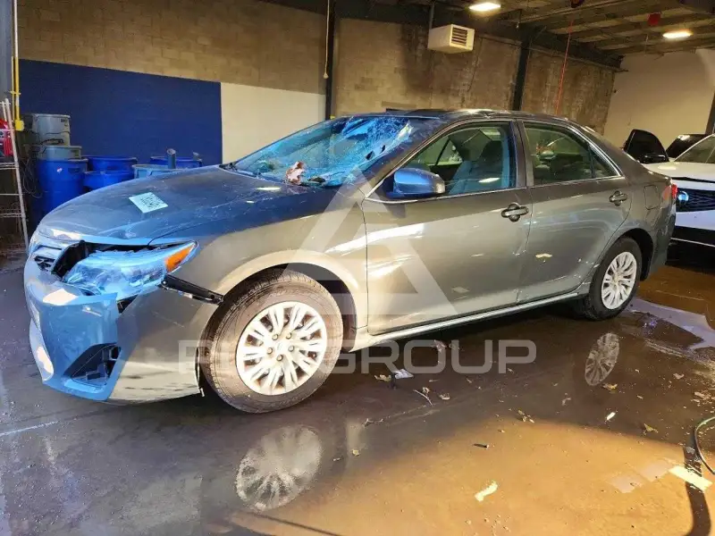 2014 Toyota CAMRY фото