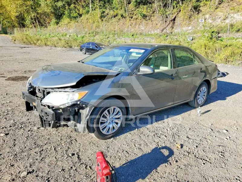 2014 Toyota CAMRY фото
