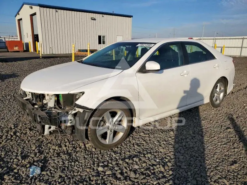 2014 Toyota CAMRY фото