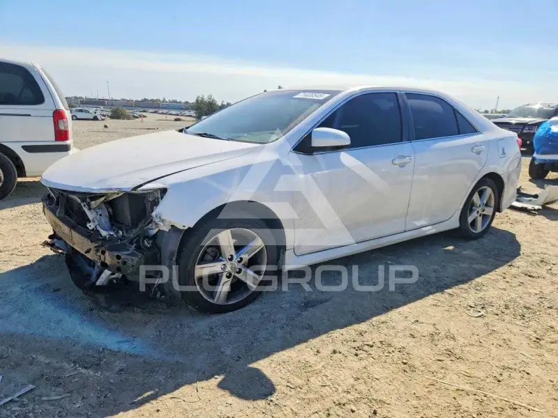 2014 Toyota CAMRY photo
