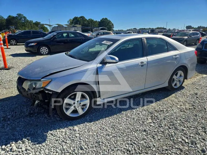 2014 Toyota CAMRY фото