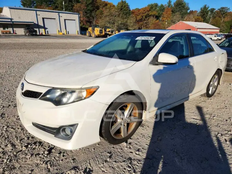 2014 Toyota CAMRY photo