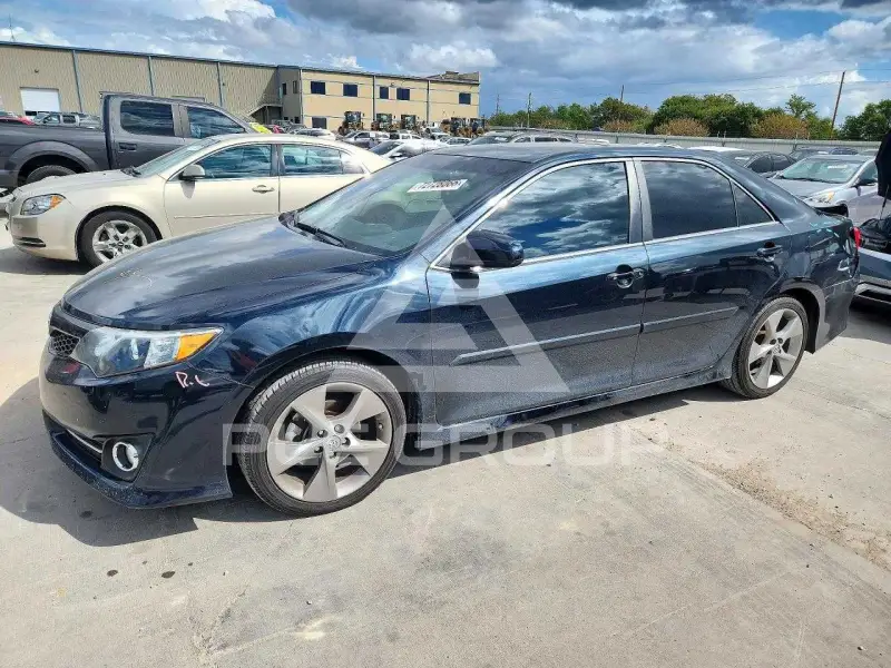 2014 Toyota CAMRY фото