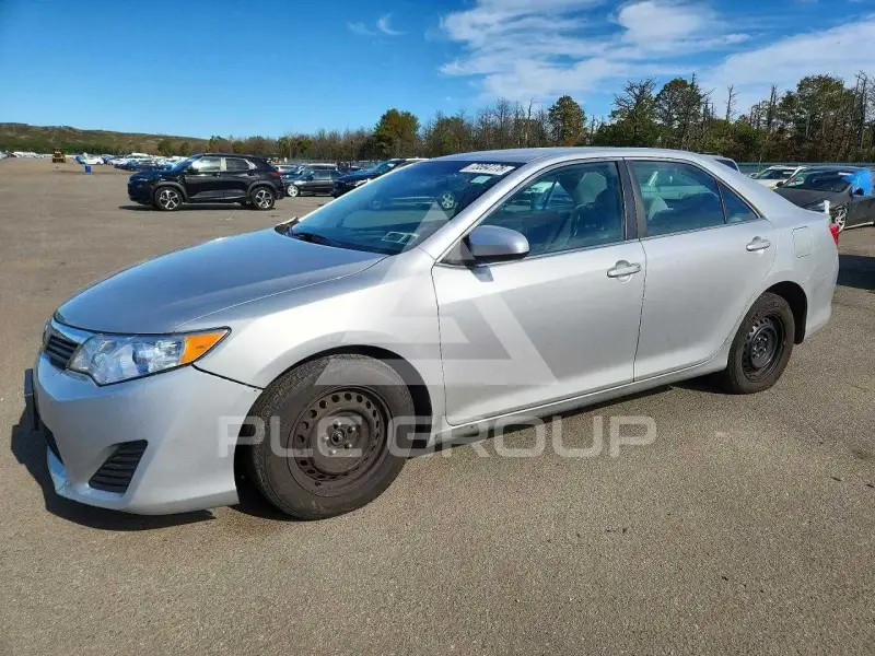 2014 Toyota CAMRY фото
