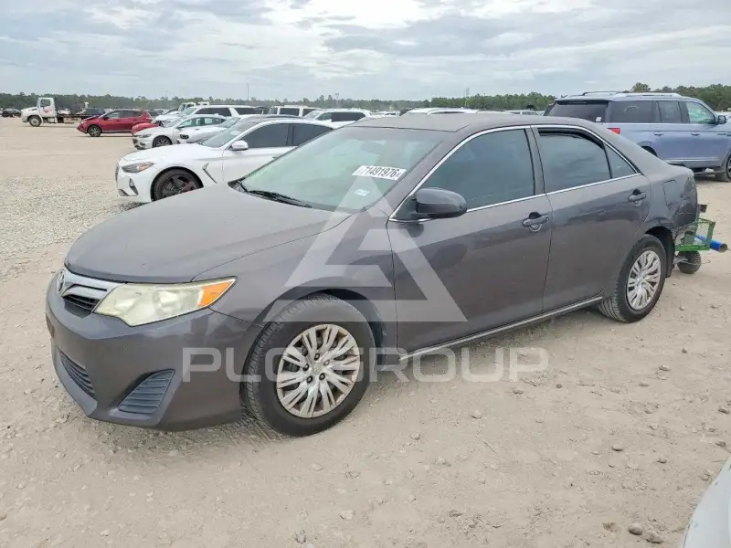 2014 Toyota CAMRY фото