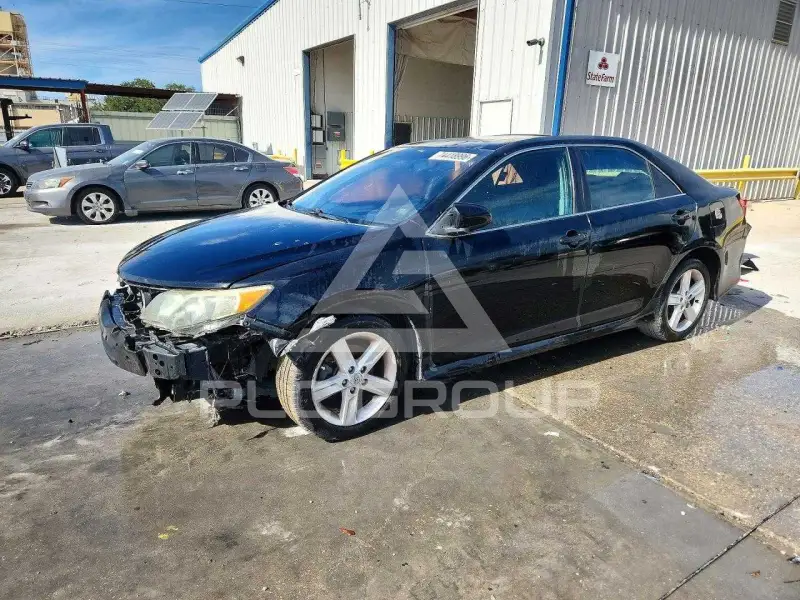 2014 Toyota CAMRY фото