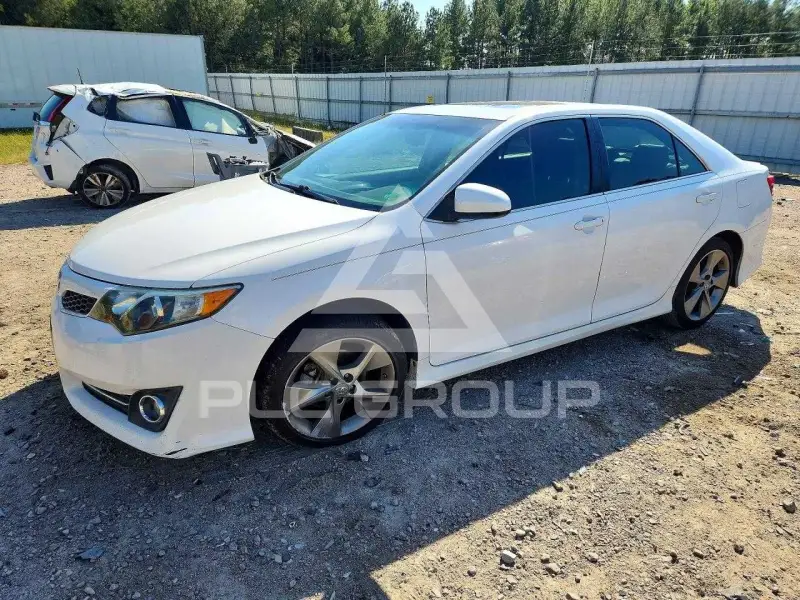 2014 Toyota CAMRY фото