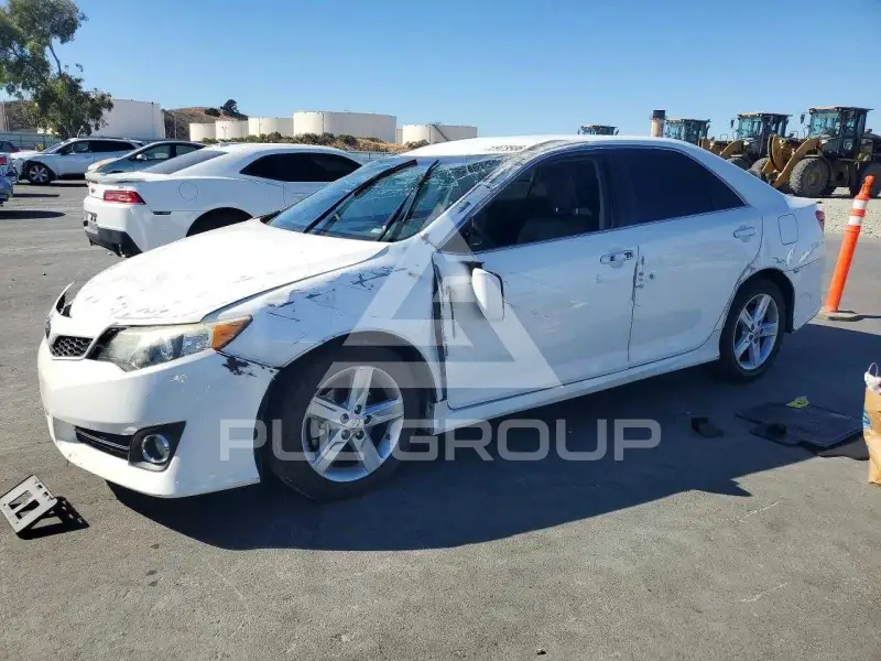 2014 Toyota CAMRY photo