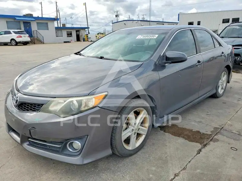 2014 Toyota CAMRY фото