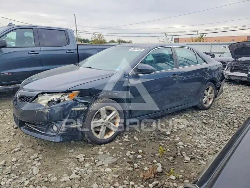 2014 Toyota CAMRY photo