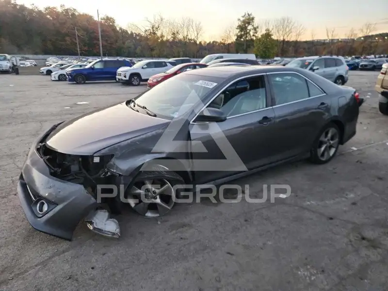 2014 Toyota CAMRY photo