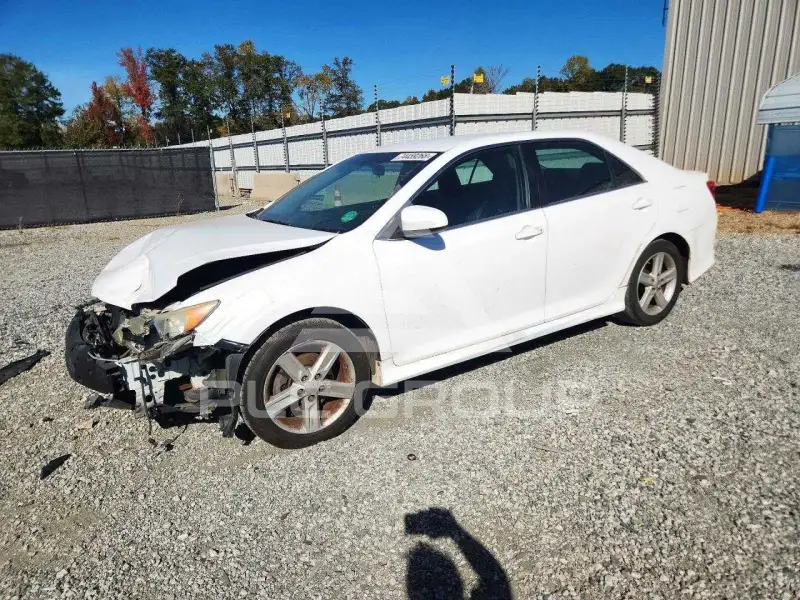 2014 Toyota CAMRY фото