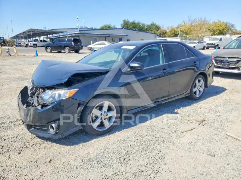 2014 Toyota CAMRY photo